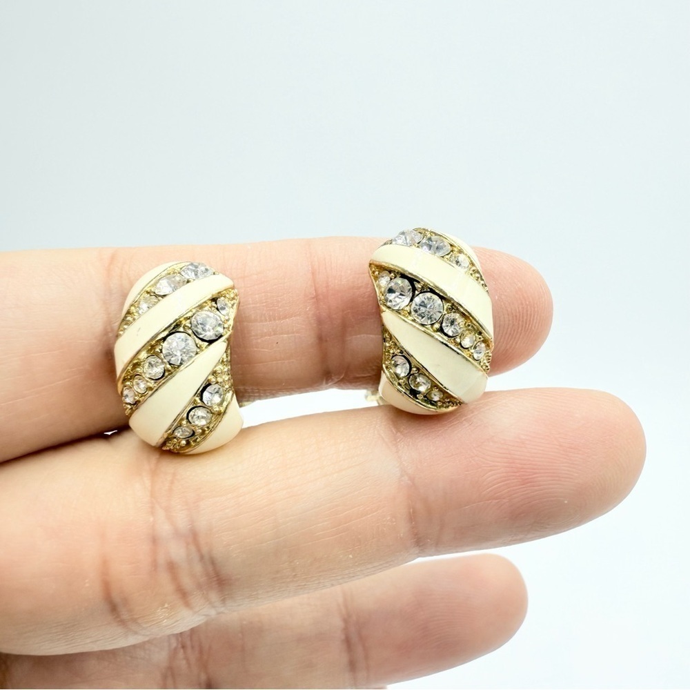 Vintage Gold Tone Plated Ivory Enamel Rhinestones Clip On Earrings